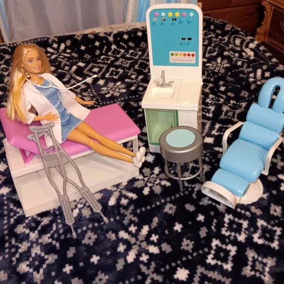 HUGE BARBIE DOLL DOCTOR PRENATAL NURSE BUNDLE - Picture 7 of 14